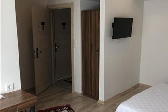 The Reina Hotel