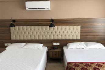 The Reina Hotel