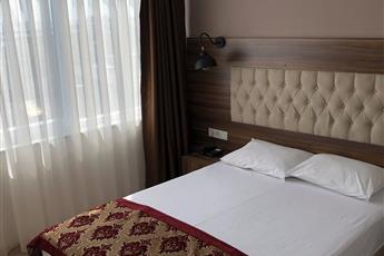 The Reina Hotel