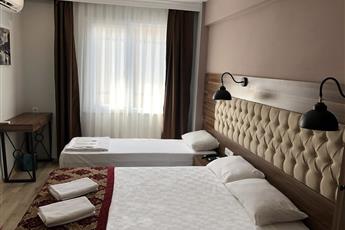 The Reina Hotel