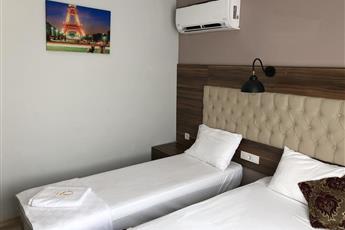 The Reina Hotel