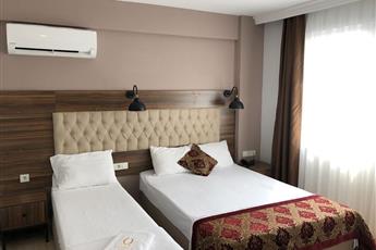 The Reina Hotel