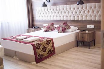 The Reina Hotel