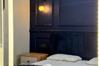 The Reina Hotel