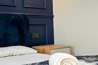 The Reina Hotel