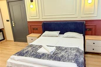 The Reina Hotel
