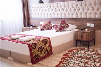 The Reina Hotel