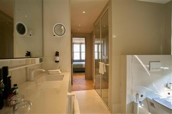 The Wings Hotels Pera 5*