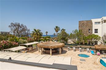 Tiana Beach Resort 4*