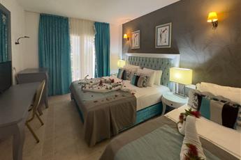 Tiana Beach Resort 4*