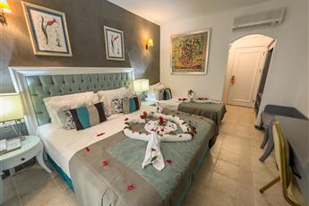 Tiana Beach Resort 4*