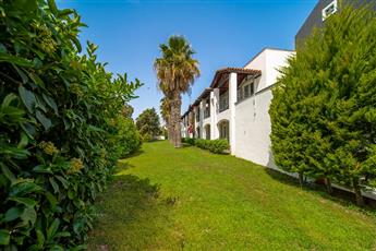 Tiana Beach Resort 4*