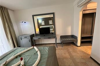 Tiana Beach Resort 4*