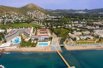 Tiana Beach Resort 4*