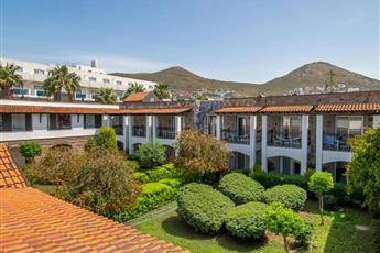 Tiana Beach Resort 4*