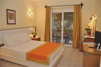 Tiana Beach Resort 4*