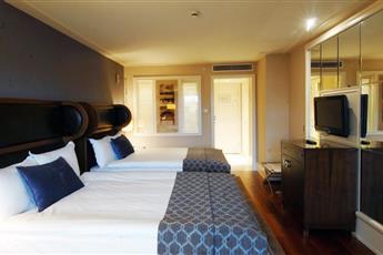 Titanic City Taksim 4*