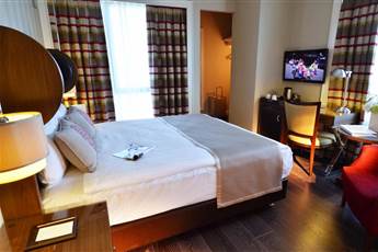 Titanic Comfort Sisli 3*