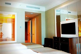 Titanic Comfort Sisli 3*