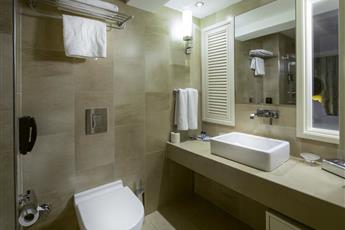 Titanic Comfort Sisli 3*