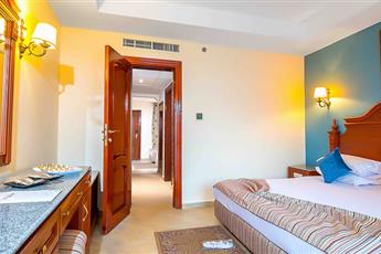 Titanic Palace & Aqua Park 5*