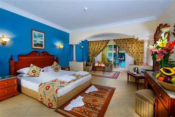 Titanic Palace & Aqua Park 5*
