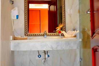 Titanic Palace & Aqua Park 5*