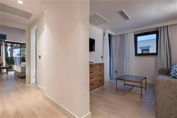 Trendy Side Beach Hotel - Adults Only 16+