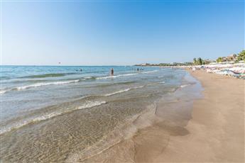 Tropic Beach Club Side Hotel 4*