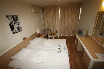 Tuntas Beach Hotel Altinkum 4*
