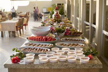 Tuntas Family Suites Kusadasi 4*