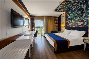 Utopia Beach Club 5*