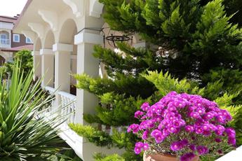 Viking Garden Hotel