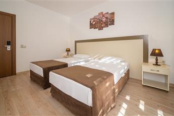 Villa Side Hotel