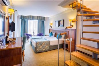 Villa Side Hotel