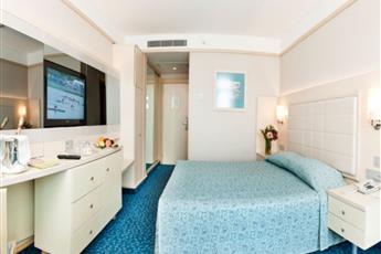 Von Resort Golden Coast Hotel 5*