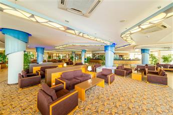 Von Resort Golden Coast Hotel