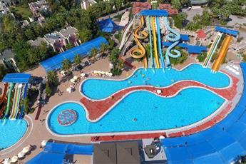 Von Resort Golden Coast Hotel