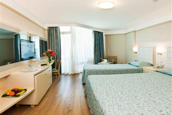 Von Resort Golden Coast Hotel