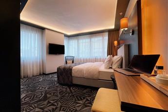 Weingart Istanbul 4*