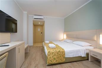 White Lilyum Hotel
