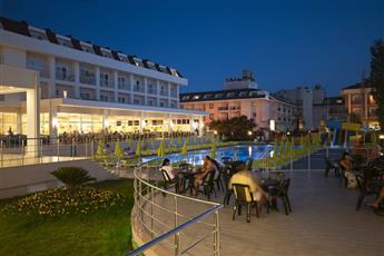 White Lilyum Hotel