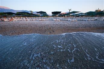 White Lilyum Hotel