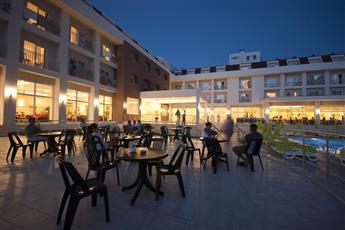 White Lilyum Hotel