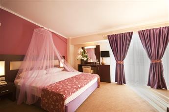 White Lilyum Hotel