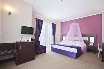 White Lilyum Hotel