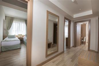 Wyndham Garden Lara 4*