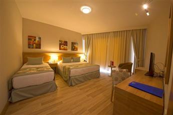Wyndham Garden Lara 4*