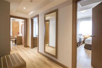 Wyndham Garden Lara 4*