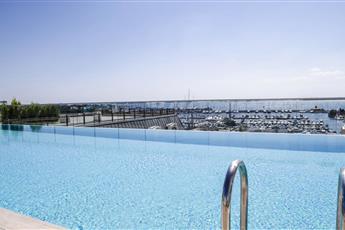 Wyndham Grand Istanbul Kalamis Marina 5*